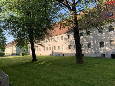 Moderner Rückzugsort für Familien &amp; Naturfans: helle Wohnküche, 3 Schlafzimmer und ein hochwertiges Bad vereinen Komfort, Stil und urbanes Lebensgefühl auf kompaktem Raum!