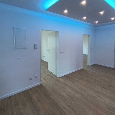 Frisch renovierte 4-Zi.-Wohnung in Augsburg nahe Uniklinikum mit Balkon, TG und neuer Küche