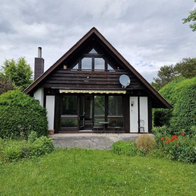 *** Wohnen mit Urlaubsfeeling - Natur pur - Spitzdachhaus mit großem Grundstück am Grafenhof *