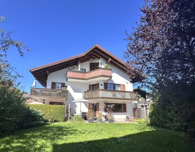 Besondere 3,5-Zi-DG Wohnung:  Zentrale Top-Lage, Südbalkon und   Hobbyraum