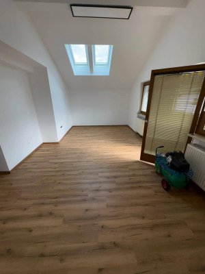Vermiete Dachgeschosswohnung