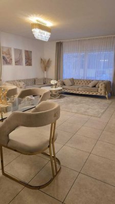173 m² Maisonette 5 Zimmer 31 m² Terrasse, Baujahr 2012