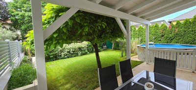 Modernes 4,5-Zimmer Eck-Reihenhaus mit Garten und Pool