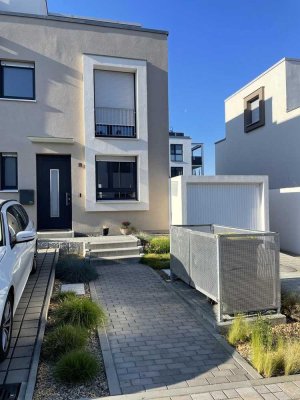 Provisionsfrei! Exklusives Reihenendhaus mit Dachterrasse und Sauna