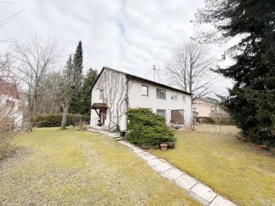 In bester Lage von Neubiberg: Doppelhaus auf großem Grundstück
