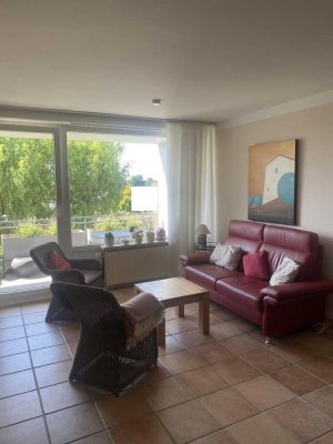 Lichtdurchflutete 3-Zimmer-Wohnung mit Südbalkon und Weitblick - in Troisdorf-Eschmar