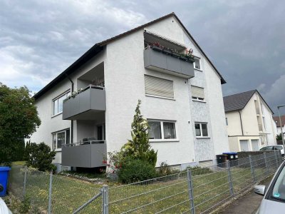 Neu renovierte Dachgeschosswohnung mit Weitblick – ab 15. Oktober bezugsfrei