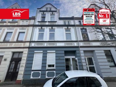 ! Provisionsfrei ! Dreiparteienhaus mit solider Rendite in Bremerhaven-Lehe