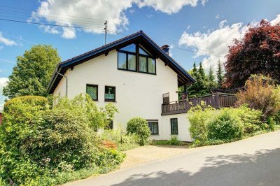 Charmantes und geräumiges Familienhaus mit tollem Wohngarten in Streithausen