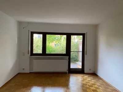 Schöne Erdgeschosswohnung mit Terrasse