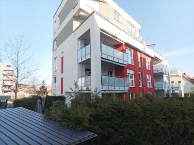 Exklusive, gepflegte 4-Zimmer-Wohnung mit gehobener Innenausstattung mit Balkon und EBK in Fürth