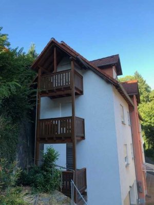 Gepflegte 2-Zimmer-Maisonette-Wohnung mit Balkon und EBK in Eppstein