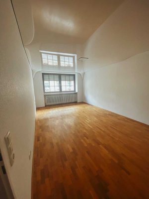 Großzügige 4-Zimmer-Wohnung für Paare & kleine Familien in Billingshausen