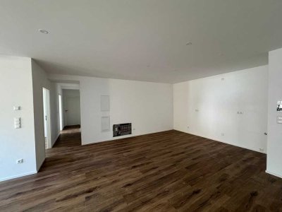 Erstbezug nach Kernsanierung – moderne 4-Zimmer-Wohnung mit Einbauküche - 6