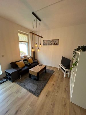Zweitbezug nach San.! Kompaktloft 1-Zi. im Hinterhaus mit Du. und Lam. in zentraler Lage! EBK mgl.
