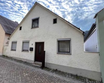 Renovierungsbedürftiges Einfamilienhaus in Essing
