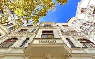 Viel Platz in schöner Altbauwohnung mit 4 Zimmern, Dielen, Parkett, EBK u.v.m.