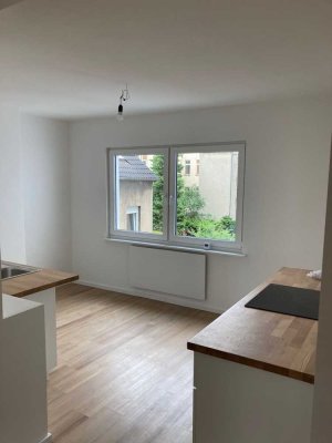 Sehr schöne und sanierte 3-Zimmer Wohnung mit Einbauküche *Ab SOFORT Verfügbar*