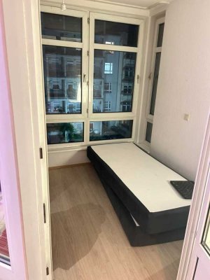 Helle 3-Zimmer Wohnung im 3. OG mit Aufzug in Berlin-Wedding - until May 2026