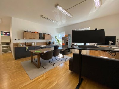 Großzügiges 2-Raum Büro direkt neben der JKU und dem Science Park! Topsaniert!