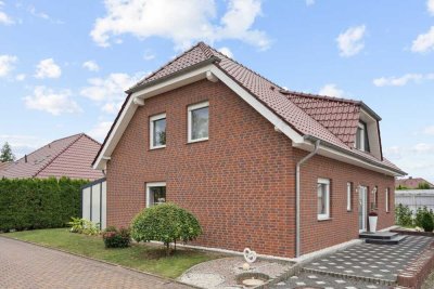 Provisionsfrei – Familienfreundliches Haus mit kluger Aufteilung und Einliegerwohnung