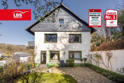 City-nahes 2-Familienhaus am Waldrand mit Doppelgarage und Ausblick