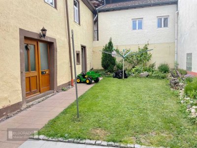 Attraktive und großzügige Maisonette-Wohnung mit eigenem Garten in Egenhausen.