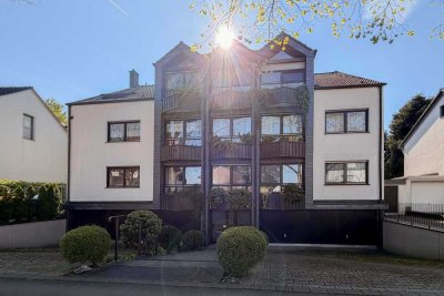 Großzügige Terrassenwohnung mit Garten, Garage und Stellplatz