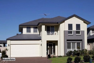 Familienfreundliches Einfamilienhaus mit Terrasse, Garage und Garten