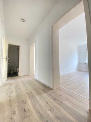 ***ERSTBEZUG NACH SANIERUNG*** Sehr helles 3-Raum-Apartment