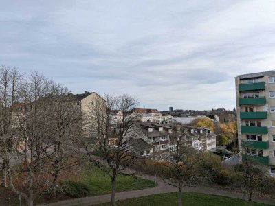bezugsfrei, 2 Loggien und am Stadtrand? Haben wir.