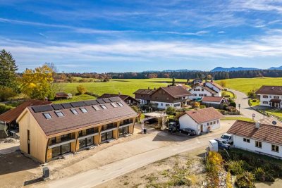 Sonnenerfülltes Eckhaus mit Süd-West-Ausrichtung und Bergblick