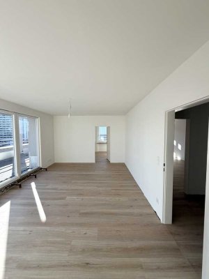 Erstbezug nach Sanierung - moderne 4-Zimmer-Dachgeschosswohnung mit Dachterrasse