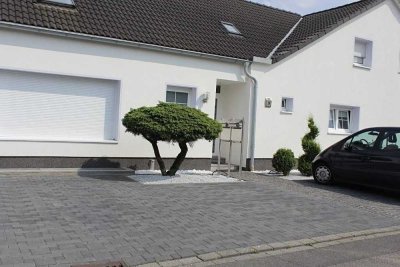 Gepflegte 5-Zimmer-Maisonette-Wohnung mit Garten  in Höhenhaus, Köln