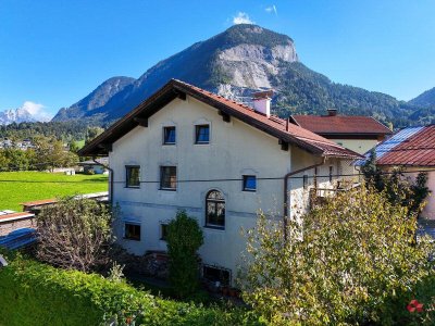 Renovierungsbedürftiges Zweifamilienhaus mit ausbaufähigem Dachboden
