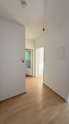Frisch renoviert -2-Zimmer (56,47 m²) mit Aquariusblick, EBK & Stellplatz in Mülheim-Styrum!