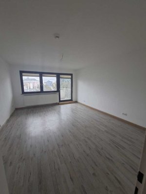 Helle 2-Zimmer-Wohnung mit Balkon & Stellplatz in Würzburg-Heidingsfeld (mit Aufzug)