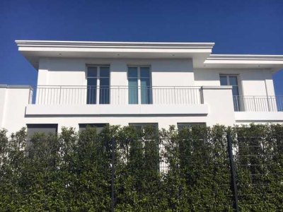 MODERNES HELLES HAUS IN RUHIGER LAGE - DÜSSELDORFER NORDEN