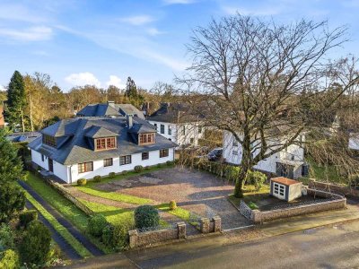 Zwei Wohnungen und Praxisfläche – großzügige Villa mit flexiblen Möglichkeiten