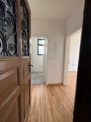 Erstbezug nach Sanierung: Helle 2-Zimmer-Wohnung mit Balkon