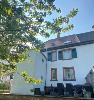 POCHERT IMMOBILIEN - Charmantes großes Einfamilienhaus mit herrlichem Garten in KL-Lämmchesberg