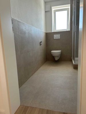 Exklusive 2-Zimmer-EG-Wohnung mit Terasse: Neubau in Essenbach