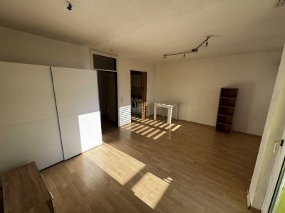 Leerstehende 1-Zimmer-ETW mit Balkon, Tiefgarage und Abstellraum