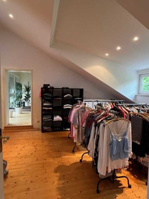Wunderschönes Haus mit Einliegerwohnung in Hanglage – Platzwunder, Großzügig, gepflegt & naturnah