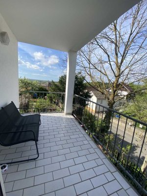 Geschmackvolle 2-Raum-Hochparterre-Wohnung mit Balkon in Spiesheim