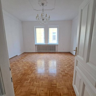 PROVISIONSFREI! Altbauflair für Mieter mit jungen Ideen!