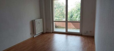 Gepflegte Wohnung mit drei Zimmern und Balkon in Merseburg