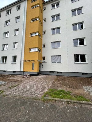 Neumodernisierte 2 Zimmer Wohnung im Herzen von Mannheim-Schönau. Seniorengeeignet da Wohnung im Erd