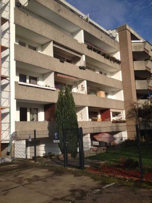 Helle, ruhige Souterrain-Balkonwohnung, Südlage