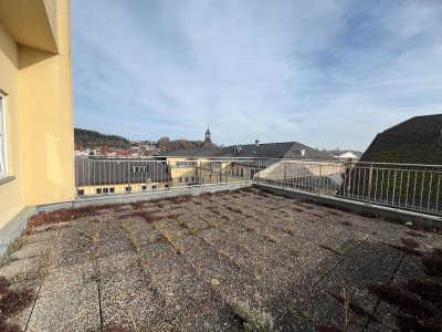 Investmentchance in Bestlage - Vermietete Ordination mit Terrasse / Loggia am Stadtplatz von Vöcklabruck